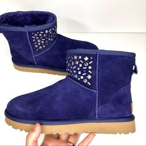 NWOB UGG classic mini stud medallion boot